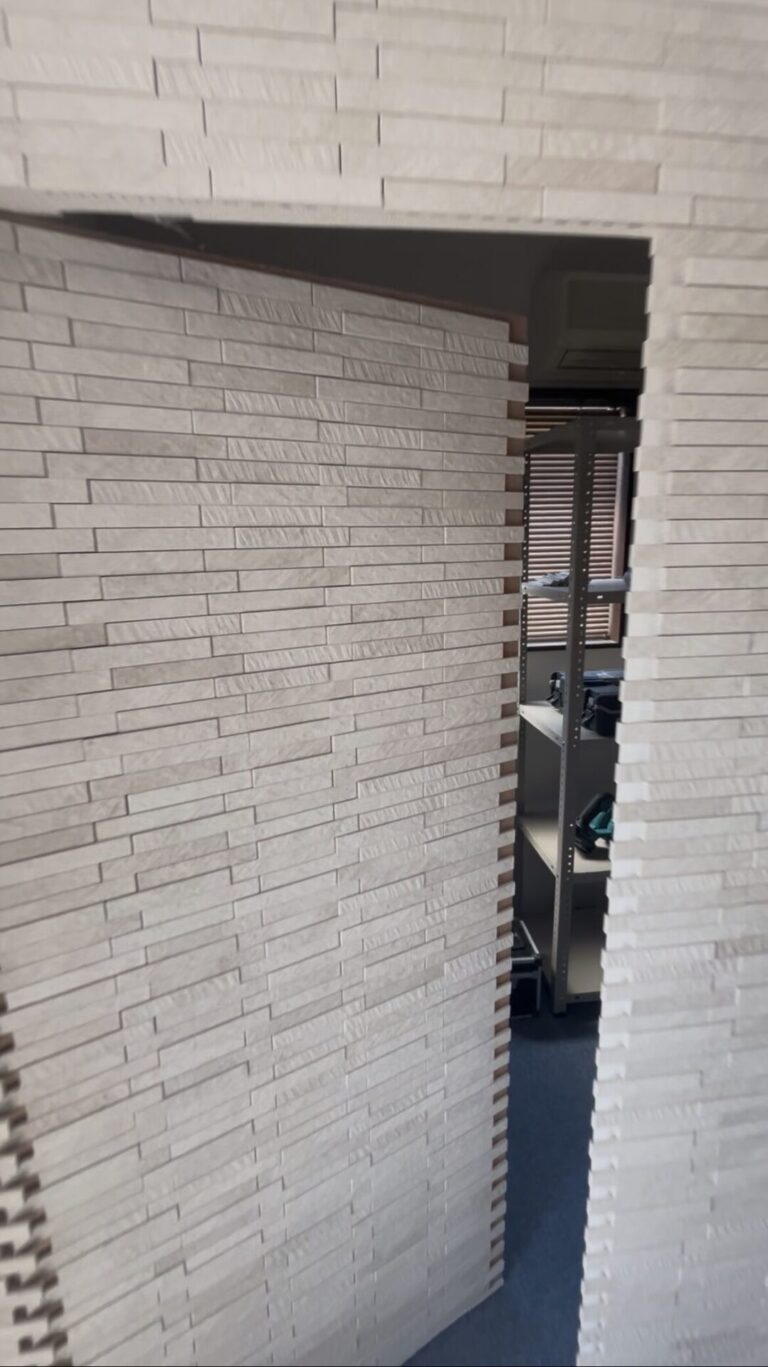 カモフラージュドア